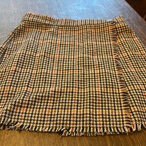 Urban Outfitters UO adorable preppy  brown plaid Mini Skirt in Size Small
